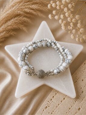 Howlite Magnetic Beaded Bracelet – 7.5 inches